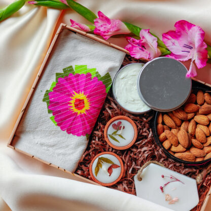 Calyz Golden Box Hamper - Image 2